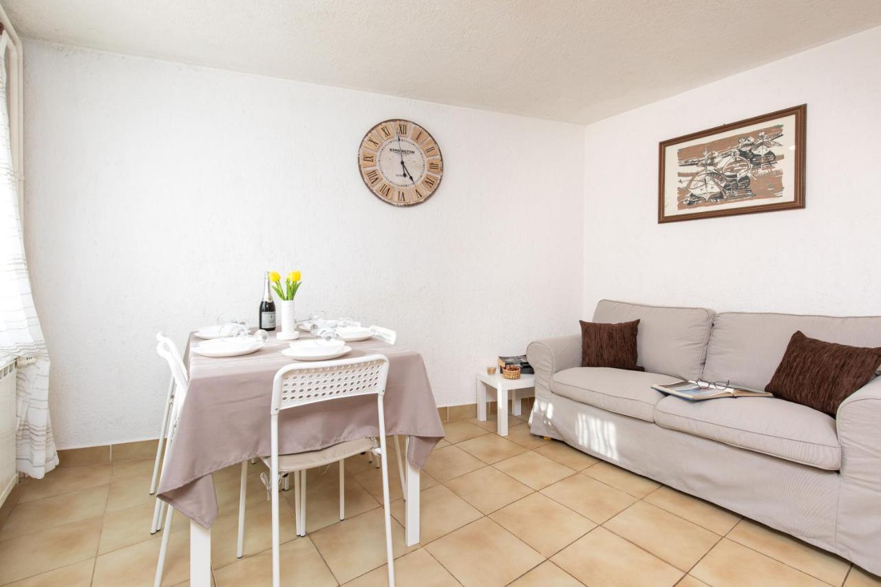 Apartman Umpa Omisalj Exterior photo